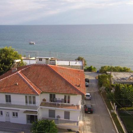 Seaside Apartments Néa Iráklia Eksteriør bilde
