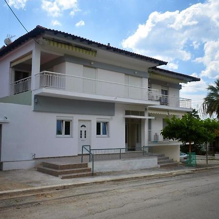 Seaside Apartments Néa Iráklia Eksteriør bilde