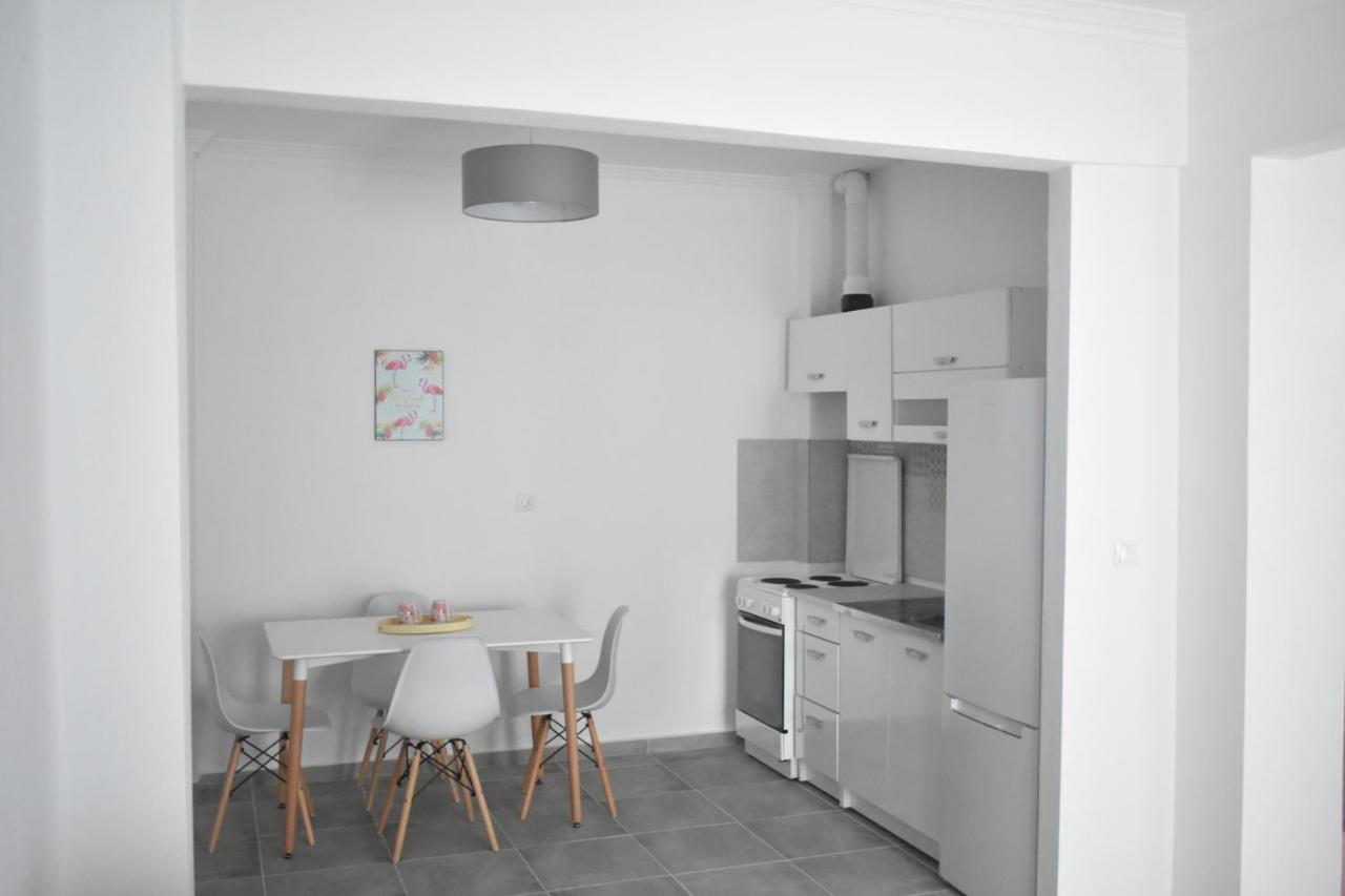 Seaside Apartments Néa Iráklia Eksteriør bilde