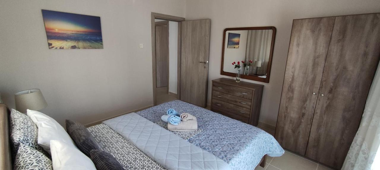 Seaside Apartments Néa Iráklia Eksteriør bilde