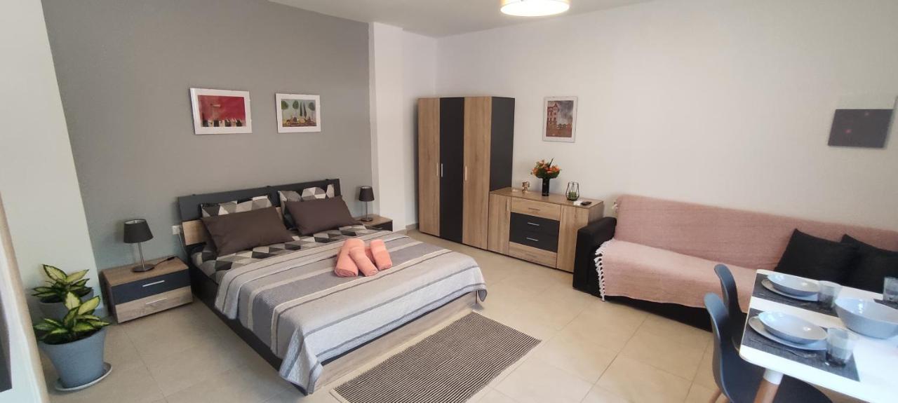 Seaside Apartments Néa Iráklia Eksteriør bilde